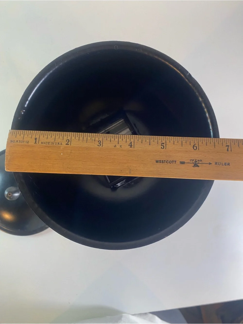 Uzman Hazelnut Hand Crank Black Metal  Nutcracker Adjustable Crush